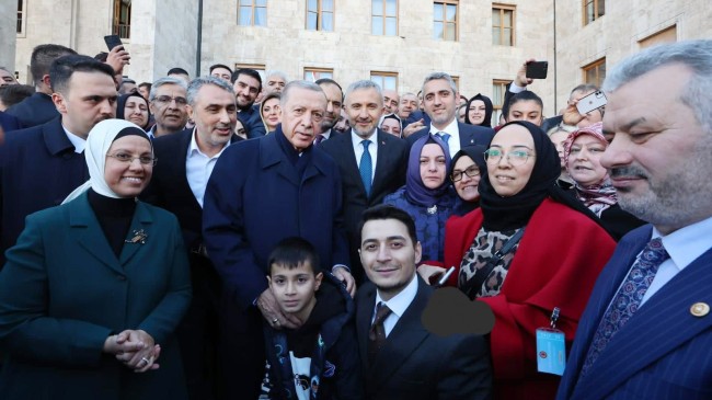 Çekmeköy teşkilatları, liderleri Recep Tayyip Erdoğan’la TBMM’de buluştu