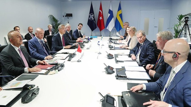 Cumhurbaşkanı Erdoğan, Finlandiya ve İsveç’e NATO restini çekti