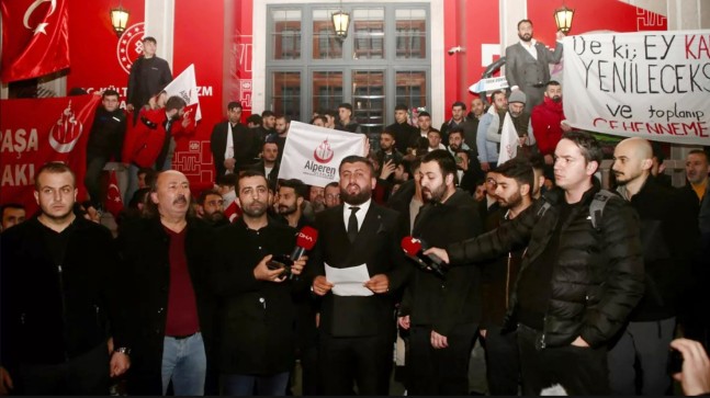 Kur’an-ı Kerim’in yakılmasına izin veren İsveç, Taksim’de protesto edildi