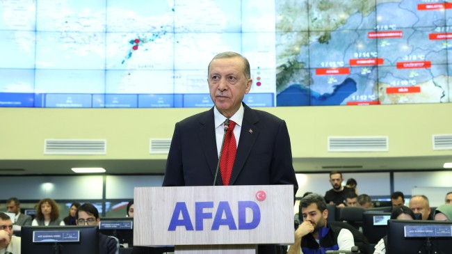 Erdoğan, “Depremde hayatını kaybedenlerin yakınlarına 100 bin lira nakdi yardımda bulunuyoruz”