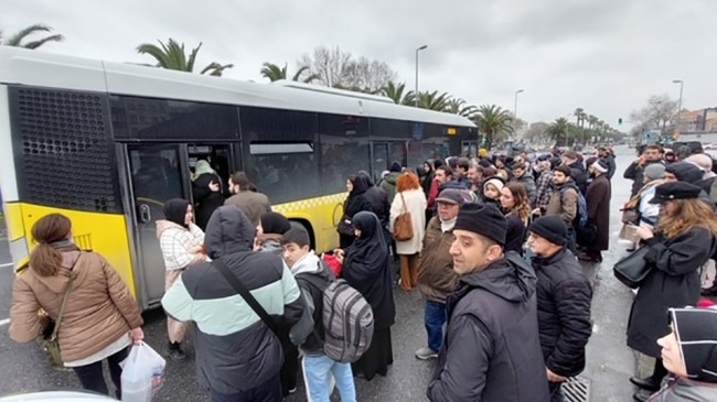 Giresun’da haysiyet arayan Ekrem İmamoğlu’nun metrosu arızalandı, vatandaşlar mağdur oldu