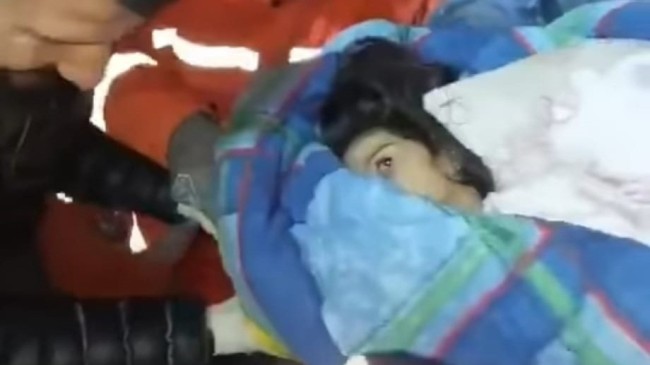 Hatay’da 8 yaşındaki Asya 96 saat sonra sağ olarak kurtardı