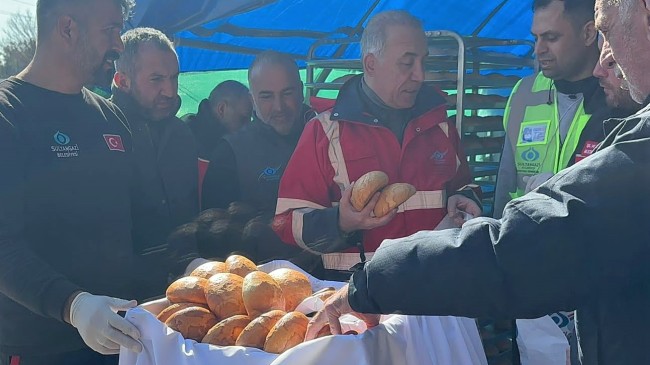 Sultangazi Belediyesi’nden deprem bölgesine her gün 5 bin adet sıcak ekmek