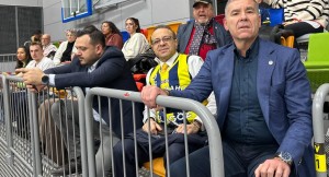 Prag Büyükelçisi Egemen Bağış, Fenerbahçe’yi Çekya’da yalnız bırakmadı