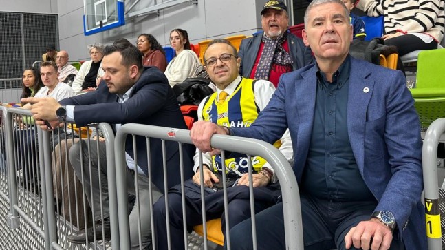 Prag Büyükelçisi Egemen Bağış, Fenerbahçe’yi Çekya’da yalnız bırakmadı