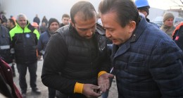 Tuzla Belediye Başkanı Şadi Yazıcı’dan depremzedelere 7 milyon Türk Lirası bağış
