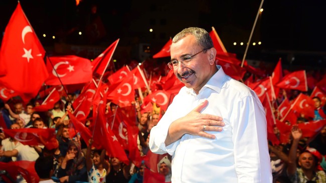 AK Parti’nin öncü ismi İsmail Erdem, vekillik için görevinden istifa etti