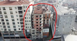 Bağcılar’da görüntüsüyle sosyal medyaya konu olan Uğurlu Apartmanı yıkıldı