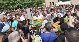 HDP’li vekiller teröristlerin cenazelerinde!