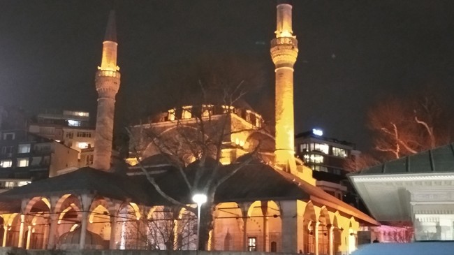 İstanbul’da hatimle teravih namazı kılınacak camiler belli oldu