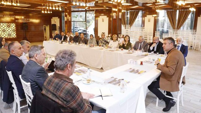 Şile Belediye Başkanı Ocaklı ekibiyle depreme ilişkin değerlendirme toplantısı gerçekleştirdi