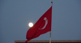 Taksim Meydanı’nda Ay kartpostallık görüntüler oluşturdu