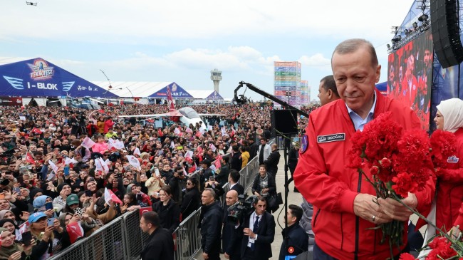 Cumhurbaşkanı Erdoğan: “Amerikan firmalarının reklam ajanslığına soyunmanın adı mandacılıktır”