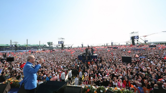 Büyük İstanbul Mitingi’ne 1 milyon 700 bin kişi katıldı
