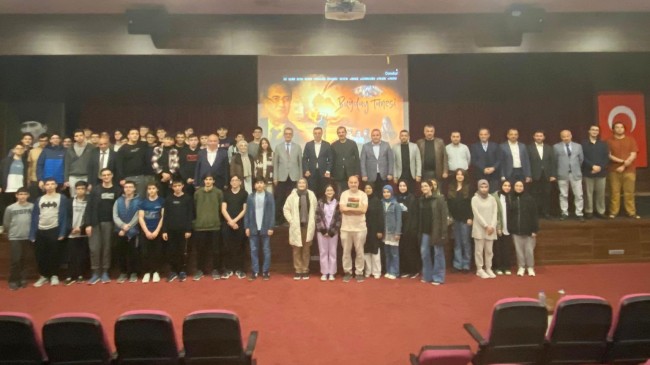 Milletvekili Serkan Bayram, Buğday Tanesi filmini öğretmen ve öğrencilerle birlikte izledi