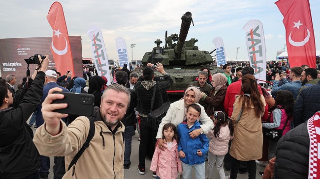 Altay tankı, TEKNOFEST 2023’te vatandaşlarla buluştu