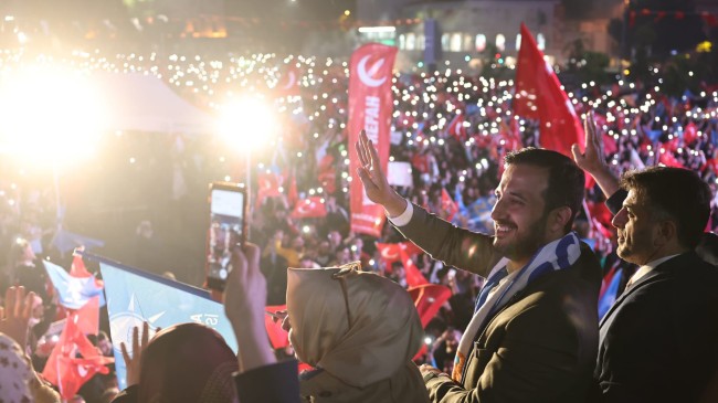 Başkan Özdemir, “Bağcılar’ımızda rekor oyla reise hay hay, Kemal’e bay bay”