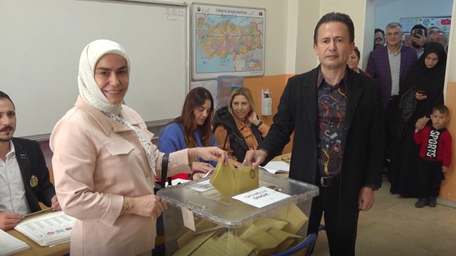 Tuzla Belediye Başkanı Doktor Şadi Yazıcı, oyunu kullandı