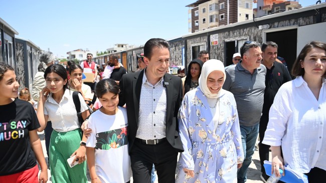 Başkan Yazıcı, Kırıkhan’daki konteyner kentleri ziyaret etti