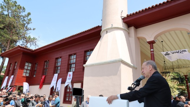 Erdoğan restorasyonu tamamlanan Vaniköy Camii’nin yeniden ibadete açtı