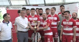 Sağlık çalışanlarından sağlık için futbol turnuvası düzenlendi
