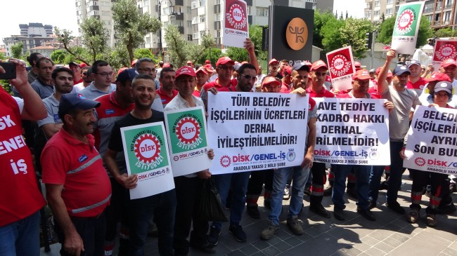 Haklarını arayan Maltepe Belediyesi işçileri iş bırakma eylemi yaptı