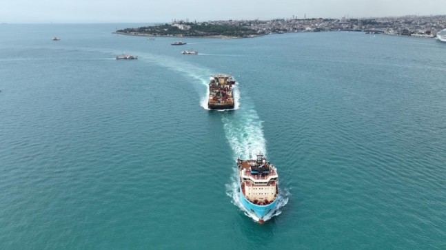 Türk boğazlarından geçen gemilerden zamlı tarife alınmaya başlandı