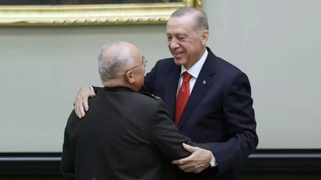 Cumhurbaşkanı Erdoğan ile Musa Avsever paşamızın duygu dolu sarılışı