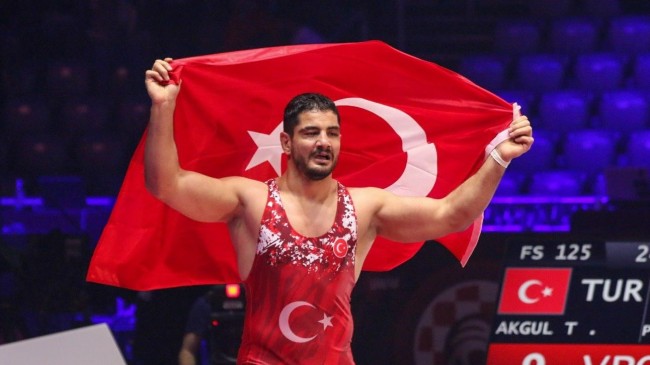 Olimpiyat, Dünya, Avrupa şampiyonu milli güreşçi Taha Akgül, “Şu anda tek hedefim 2024 Paris Olimpiyatları”
