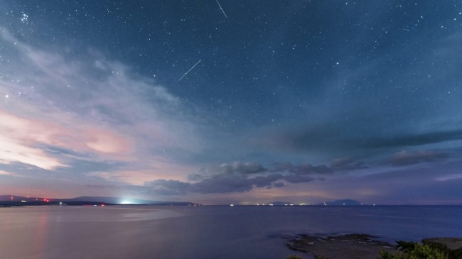 Tuz gölünde meteor yağmuruyla muhteşem görüntüler ortaya çıktı