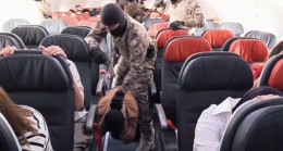 Özel harekat polislerinden, uçakta nefes kesen rehine kurtarma tatbikatı