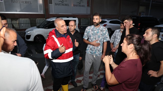 Sultangazi Belediye Başkanı Abdurrahman Dursun, ilçe halkının sorunlarına anında müdahale etti, çözüme kavuşturdu