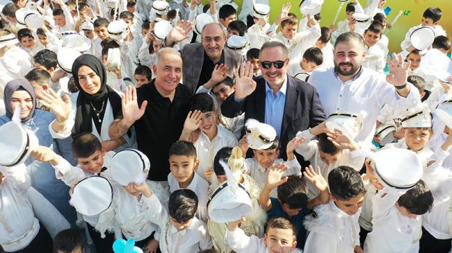 Sultangazi Belediyesi, sünnet ettirdiği 1500 çocuğa şölen düzenledi