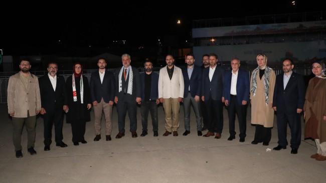 AK Parti İstanbul İl Başkanı Kabaktepe ve STK temsilcileri Büyük Filistin Mitingi öncesi çalışmaları takip etti