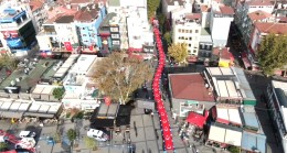 Pendik’te 100 metrelik Türk bayrağı ile Cumhuriyet yürüyüşü düzenlendi