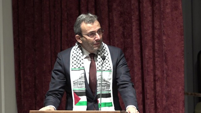 Ahmet Cin, “Filistin’e bir ses, bir nefes” programında gözyaşlarına hakim olamadı