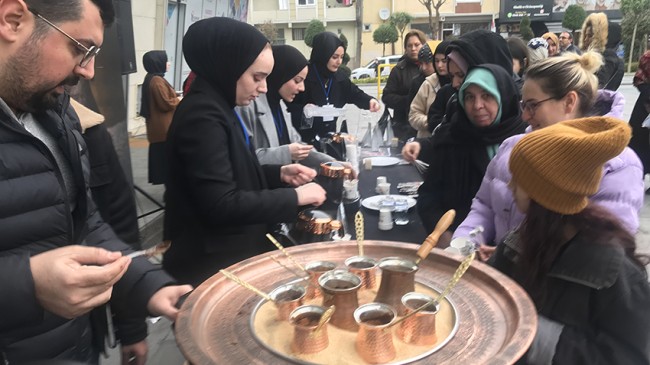 Esenler Belediyesi’nden “Türk Kahvesi Günü”nde vatandaşlarla 40 yıllık bağ