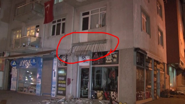 Ataşehir’de binanın balkonu çöktü