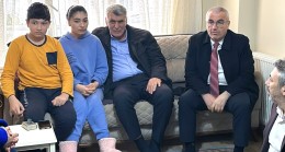 Cumhur İttifakı Maltepe Belediye Başkan adayı Kadem Ekşi, engelli aileye araba hediye etti