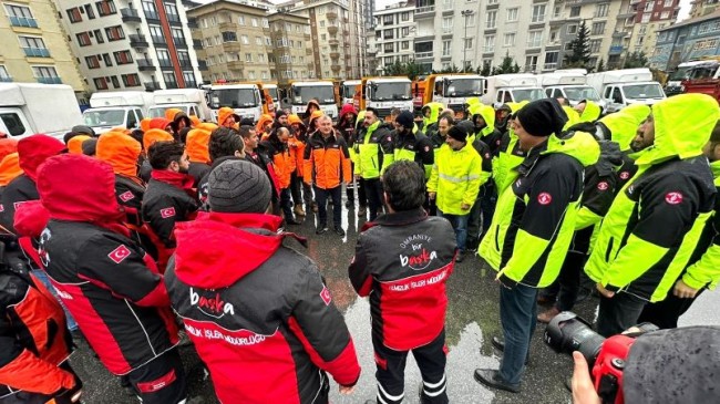 Ümraniye Belediyesi ekipleri olası kar yağışına karşı hazır