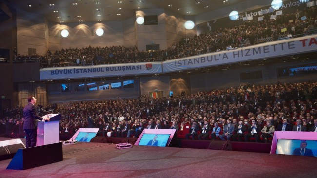 CHP ilçe aday tanıtım toplantısında İmamoğlu, partililer tarafından protesto edildi
