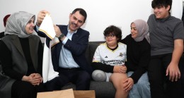 AK Parti İBB Başkan Adayı Murat Kurum’dan depremzede aileye ziyaret