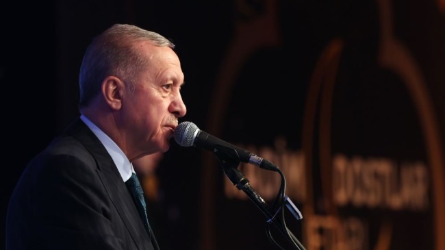Cumhurbaşkanı Erdoğan: “Kandil’deki terör baronlarından Pensilvanya’daki hainlere kadar tüm terör örgütlerinin karşımızda yer aldığı bu seçimlerden zaferle çıktık”
