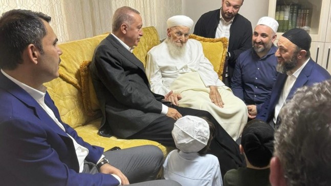 Cumhurbaşkanı Erdoğan ve Murat Kurum, İsmailağa’yı ziyaret etti