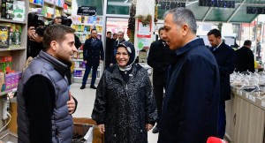 İçişleri Bakanı Ali Yerlikaya, Sancaktepe’de esnafı ziyaret etti