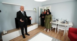 Ümraniye’de Başkan İsmet Yıldırım kentsel dönüşüm alanında örnek daireleri hak sahiplerine tanıttı