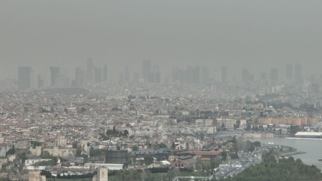 Afrika’dan gelen çöl tozları İstanbul’da hayatı olumsuz etkiliyor