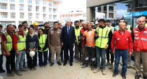 Cumhurbaşkanı Erdoğan, akaryakıt istasyonu çalışanları ile sohbet etti
