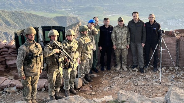 Selçuk Bayraktar, Korgeneral Metin Tokel ve Ahmet Akyol’dan sınır birliklerine bayram ziyareti